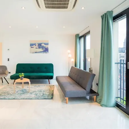 Apartment Marble In The Center Of