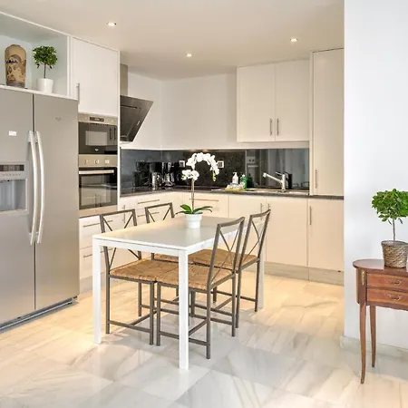Marble In The Center Of Apartment Antwerpen