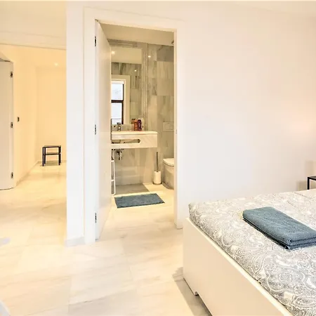 Apartment Marble In The Center Of *